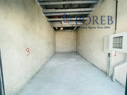 Long Layout, Infront of Lagoon and Burj