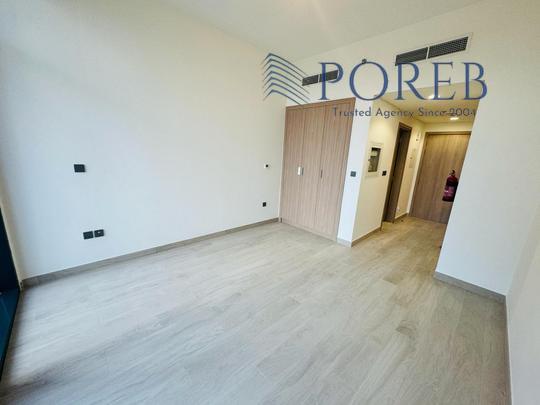 Huge Studio  | Stunning View |  4 Cheques